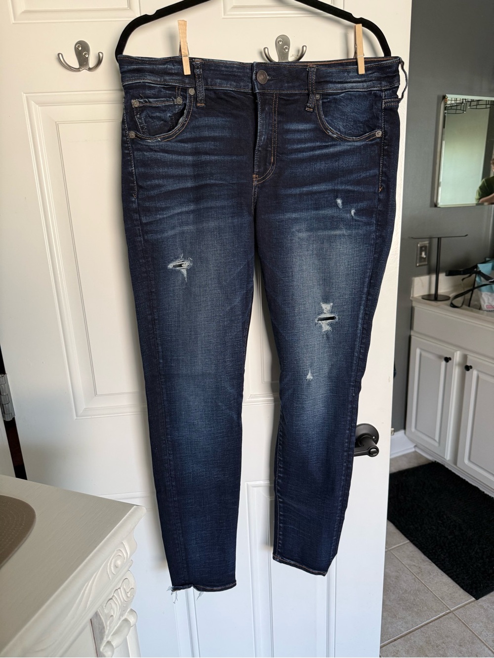 American Eagle Women’s Dark Blue Distressed Jeans
